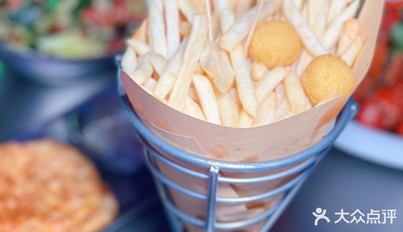 撸串小酌感受冬日飘雪与春日漫天樱花