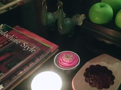 -Noir. Dining in the Dark