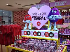 -m豆巧克力世界(上海世茂广场店)