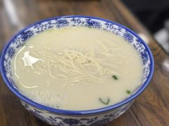 -雪琴面馆富安特色鱼汤面(城中花园店)