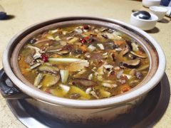 -东巴谷野生菌火锅餐厅
