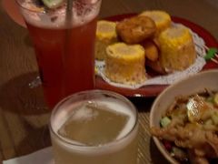 -FOUR PLAY BAR