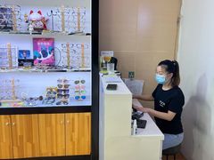 -MiRi眼镜·蔡司·星趣控·尼康控优点视觉合作店(南京东路店)