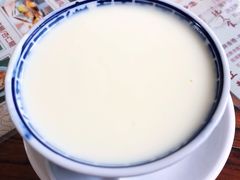 香滑凤凰奶-周大娘牛乳(旧寨古村总店)