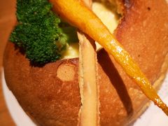 蘑菇烩芝士鸡肉面包碗-新贝乐意大利餐厅(苏州中心店)