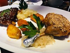 肋排鸡翅鸭腿拼盘-MOSSO德国餐厅·音乐酒吧(环宇荟店)