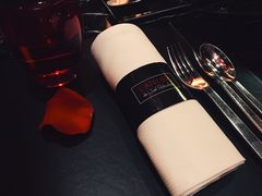 餐具摆设-L'ATELIER de Joel Robuchon(外滩18号店)