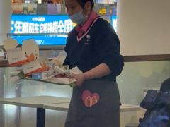 -麦当劳(上海虹桥站30B检票口楼上)