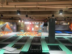 -反弹蹦床公园·运动乐园·团建·亲子派对(深圳观澜湖店)