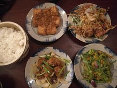 -Cuc Gach Quan Restaurant