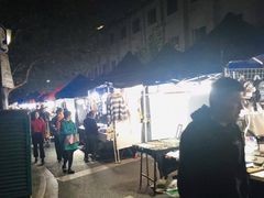 -吴山路夜市