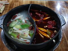 -灌县老妈砂锅串串香(万科红生活广场店)