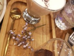 -FLOVIE FLORIST CAFE