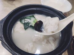 砂锅鲜虾小馄饨-老上海里弄味道(知春路店)