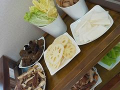-乳仔牛牦牛汤锅 烤羊排(松潘古城店)