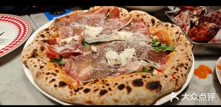 来三里屯一定要来这家餐厅尝尝，相信你一定会爱上它！