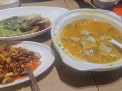 -渝信川菜 · 川味家常菜(财富购物中心店)