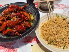 -肥肥虾庄·金牌油焖大虾(汉街SKP店)