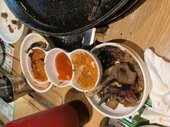 -江南猪肉商会无限续吃(弘大店)