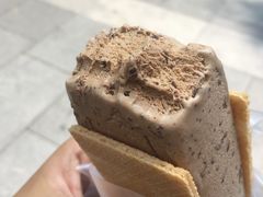 -詹爷爷乌节路街头冰淇淋