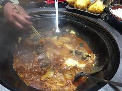 -东北烧烤铁锅炖水库鱼