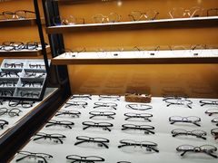 -罗伯特眼镜·蔡司官方授权(罗湖国贸店)