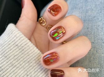 秋冬美甲｜焦糖色美甲️闪闪惹人爱️