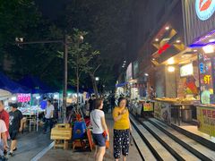 -吴山路夜市