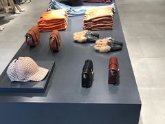 -URBAN REVIVO(欢乐海岸购物中心店)