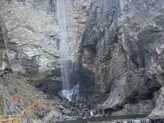 -燕子河大峡谷天坑仙境