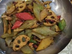 金牌烤羊排-新粤新疆菜清真餐厅(拱北店)
