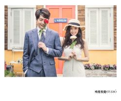 俏皮可爱-巴黎婚纱摄影工作室