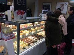 面包甜点陈列柜-仟吉KenGee(国贸360店)