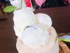 -Chom Cafe and Restaurant