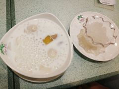 海底椰芋圆西米-松记糖水店(铜锣湾分店)