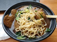 -上海远大心胸医院-地面停车场