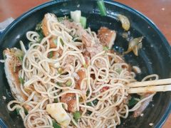 -鸿浩扒猪脚米线