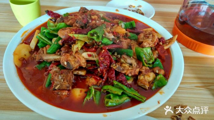 扇氏大盘鸡拨鱼子拌面王中盘鸡图片