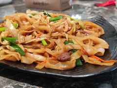 干炒牛河-金山记靓鸡专门店·中山菜