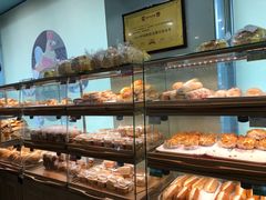 面包甜点陈列柜-新侨三宝乐面包店(崇文门店)