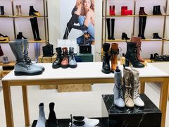 -STUART WEITZMAN(静安嘉里中心店)