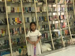 -钟书阁(松江泰晤士小镇店)