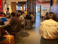-麦当劳(汉口火车站候车室店)