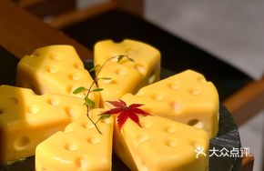 Cheese-Aged Rose Pork Belly