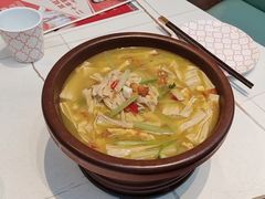 -阿瓦山寨·湘菜现炒·剁椒鱼头王(咸阳总店)