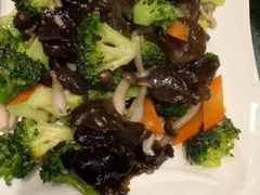 -老码头黑皮肘子锅包肉熏酱水饺(文政街店)