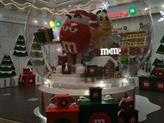 -m豆巧克力世界(上海世茂广场店)