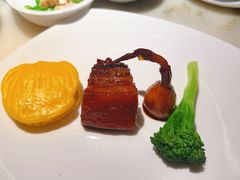 招牌茨菇红烧肉配荷叶夹-淮扬府(安定门店)