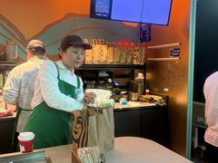 -星巴克(上海虹桥站2A检票口)