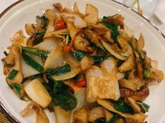 野菌炒牛肉-滇越乘象云南餐厅(豆各庄店)